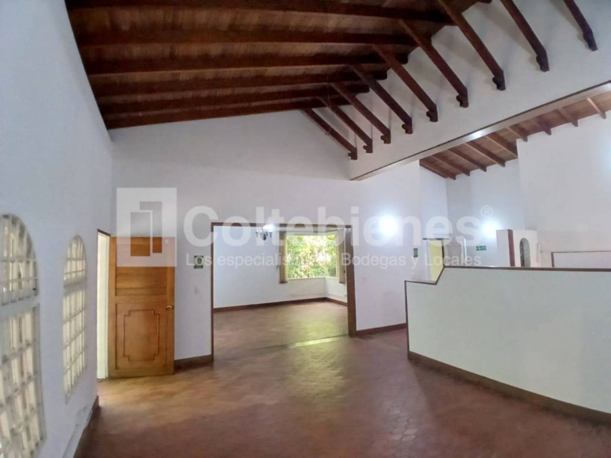 Casa en arriendo en El Poblado, Medellín · foto 6 de 24