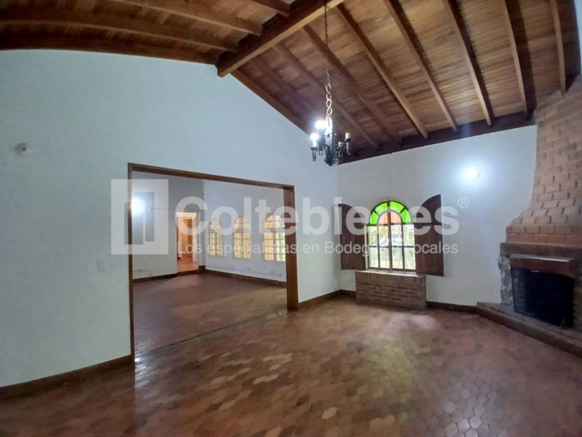 Casa en arriendo en El Poblado, Medellín · foto 10 de 24