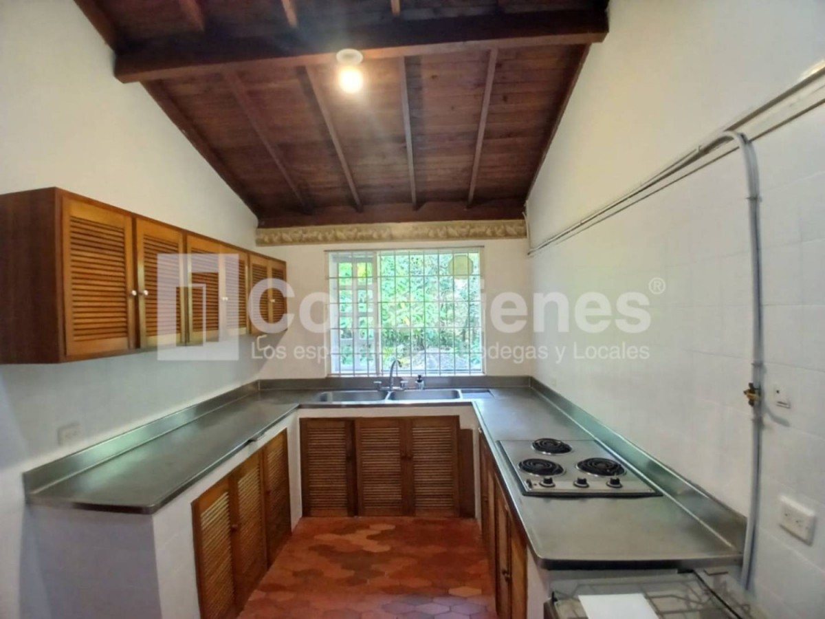 Casa en arriendo en El Poblado, Medellín · foto 11 de 24