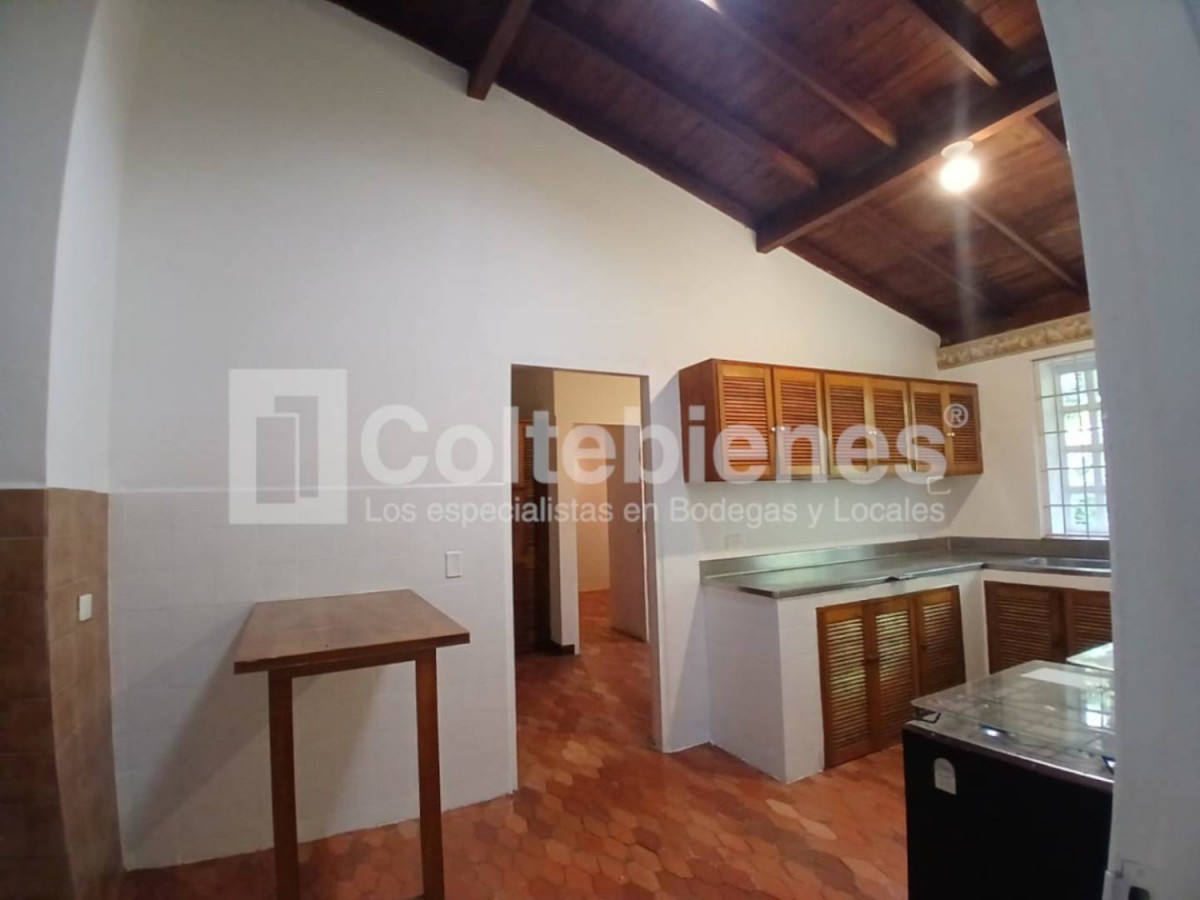 Casa en arriendo en El Poblado, Medellín · foto 12 de 24
