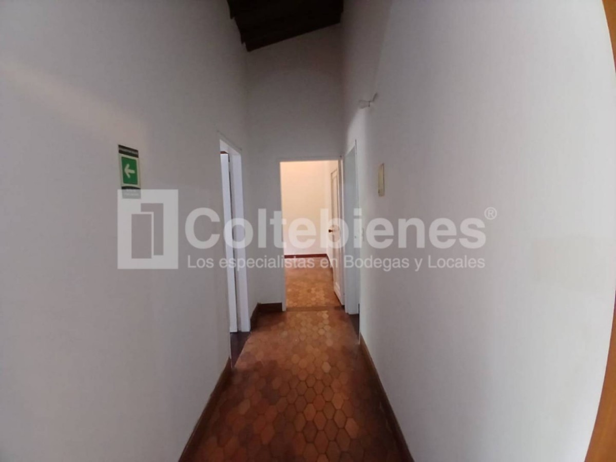 Casa en arriendo en El Poblado, Medellín · foto 14 de 24