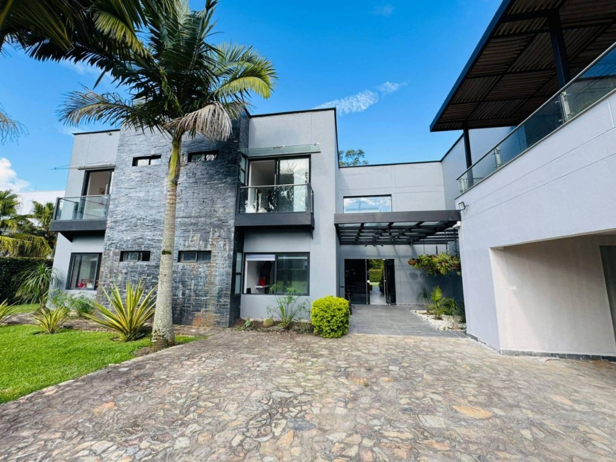 6BR House in Llano Grande