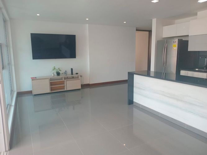 Apartamento de 3 alcobas en arriendo en Laureles, Medellín, 95 m² · foto 2 de 15