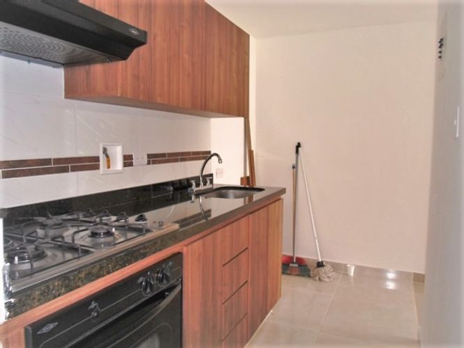 Apartamento de 3 alcobas en arriendo en El Poblado, Medellín, 95 m² · foto 6 de 17