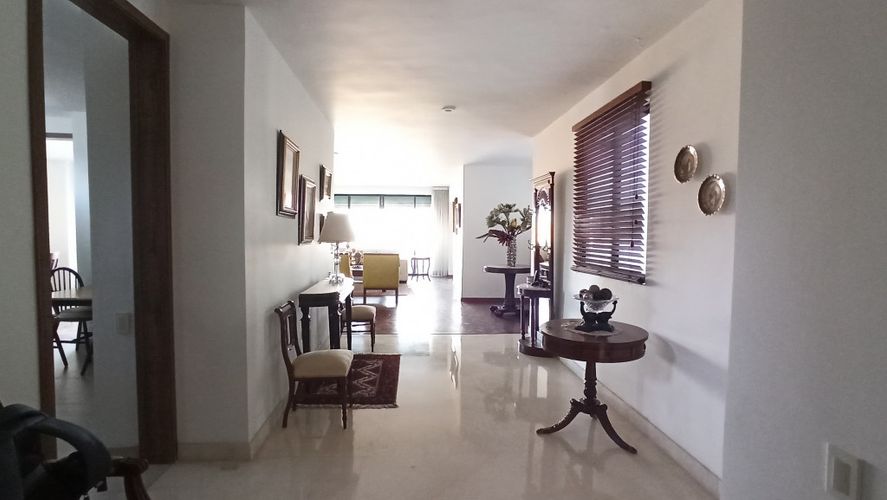 Apartamento de 3 alcobas en venta en Santa Monica, Cali, 232 m² · foto 8 de 24