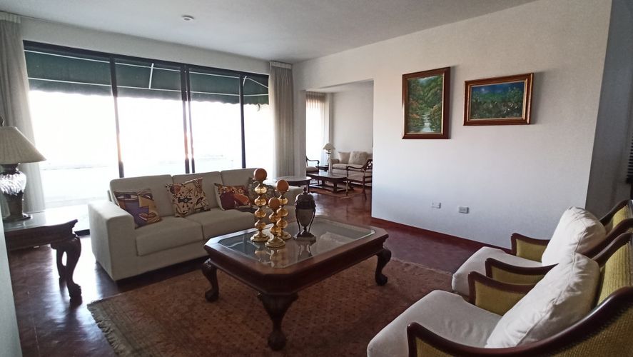 Apartamento de 3 alcobas en venta en Santa Monica, Cali, 232 m² · foto 10 de 24