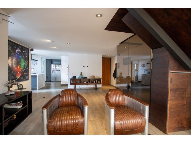 Apartamento de 2 alcobas en venta en Centro Comercial Paseo San Rafael, Bogotá, 159 m² · foto 3 de 18