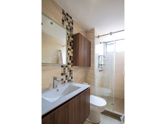 Apartamento de 2 alcobas en venta en Centro Comercial Paseo San Rafael, Bogotá, 159 m² · foto 9 de 18