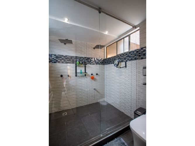 Apartamento de 2 alcobas en venta en Centro Comercial Paseo San Rafael, Bogotá, 159 m² · foto 13 de 18