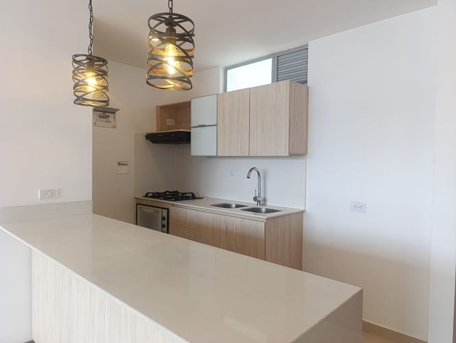 Apartamento de 3 alcobas en arriendo en El Poblado, Medellín, 93 m² · foto 5 de 18