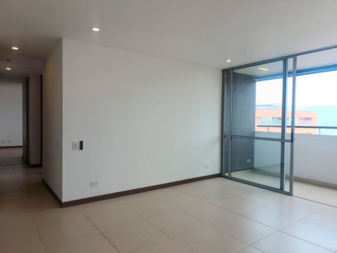 Apartamento de 3 alcobas en arriendo en El Poblado, Medellín, 93 m² · foto 3 de 18