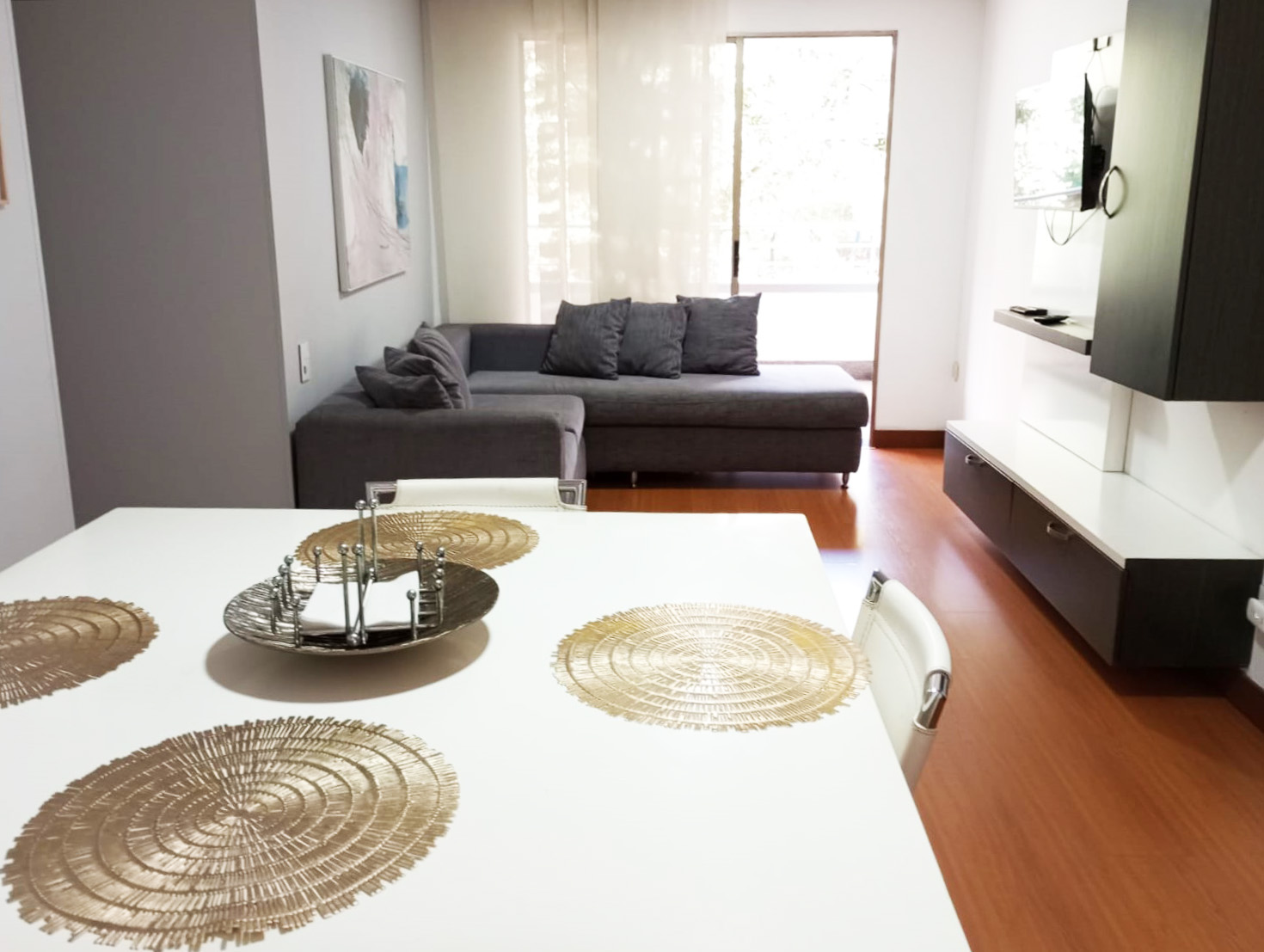 Apartamento en venta en El Poblado, Medellín · foto 2 de 16