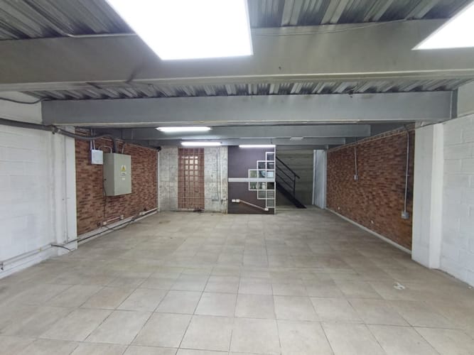 Local en arriendo en Fátima, Medellín, 154 m² · foto 2 de 6