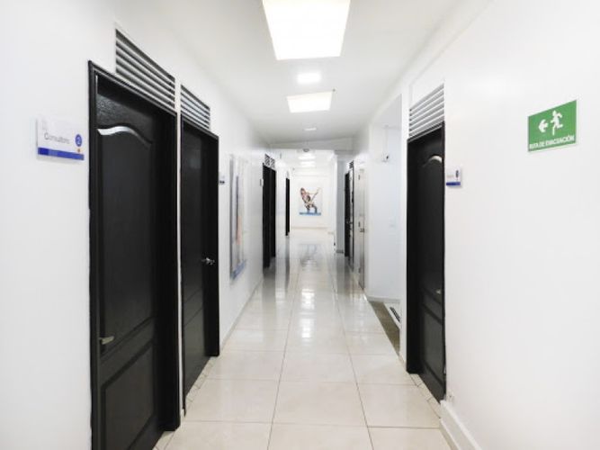 Casa de 10 alcobas en venta en Santa Barbara, Bogotá, 660 m² · foto 9 de 24