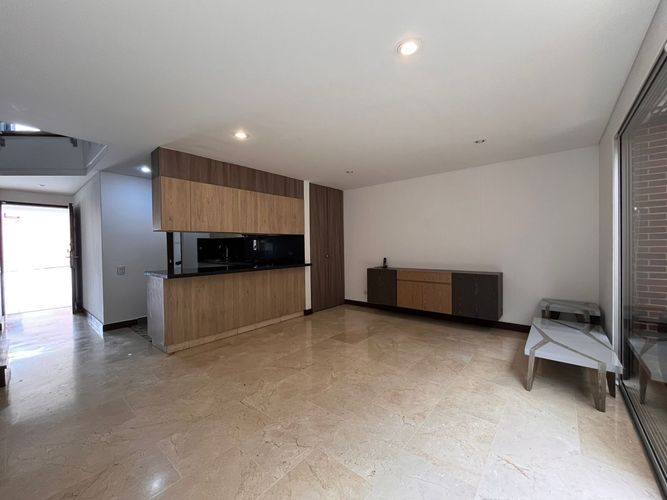 Casa de 3 alcobas en venta en Loma Benedictinos, Envigado, 150 m² · foto 7 de 17