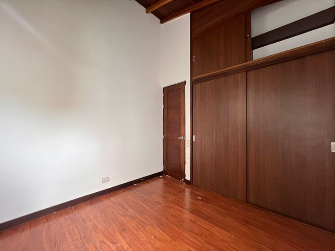 Casa de 3 alcobas en venta en Loma Benedictinos, Envigado, 150 m² · foto 13 de 17