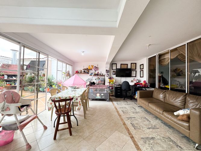 Casa de 6 alcobas en venta en Albania, Bucaramanga, 320 m² · foto 9 de 16
