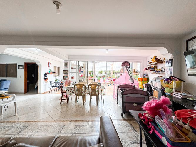 Casa de 6 alcobas en venta en Albania, Bucaramanga, 320 m² · foto 16 de 16