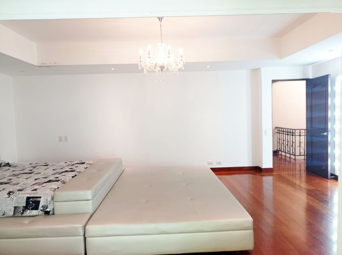 Casa de 3 alcobas en venta en El Poblado, Medellín, 510 m² · foto 7 de 20