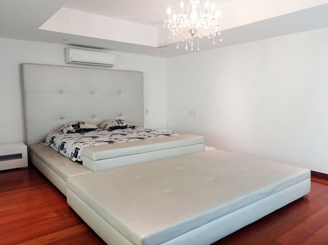 Casa de 3 alcobas en venta en El Poblado, Medellín, 510 m² · foto 8 de 20
