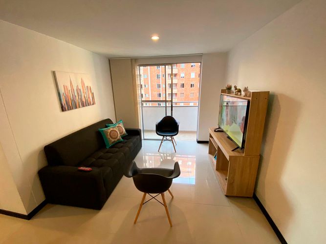 Apartamento de 3 alcobas en arriendo en El Poblado, Medellín, 68 m² · foto 2 de 15