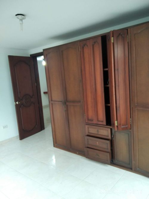 Casa de 10 alcobas en venta en Las Granjas, Cali · foto 7 de 14