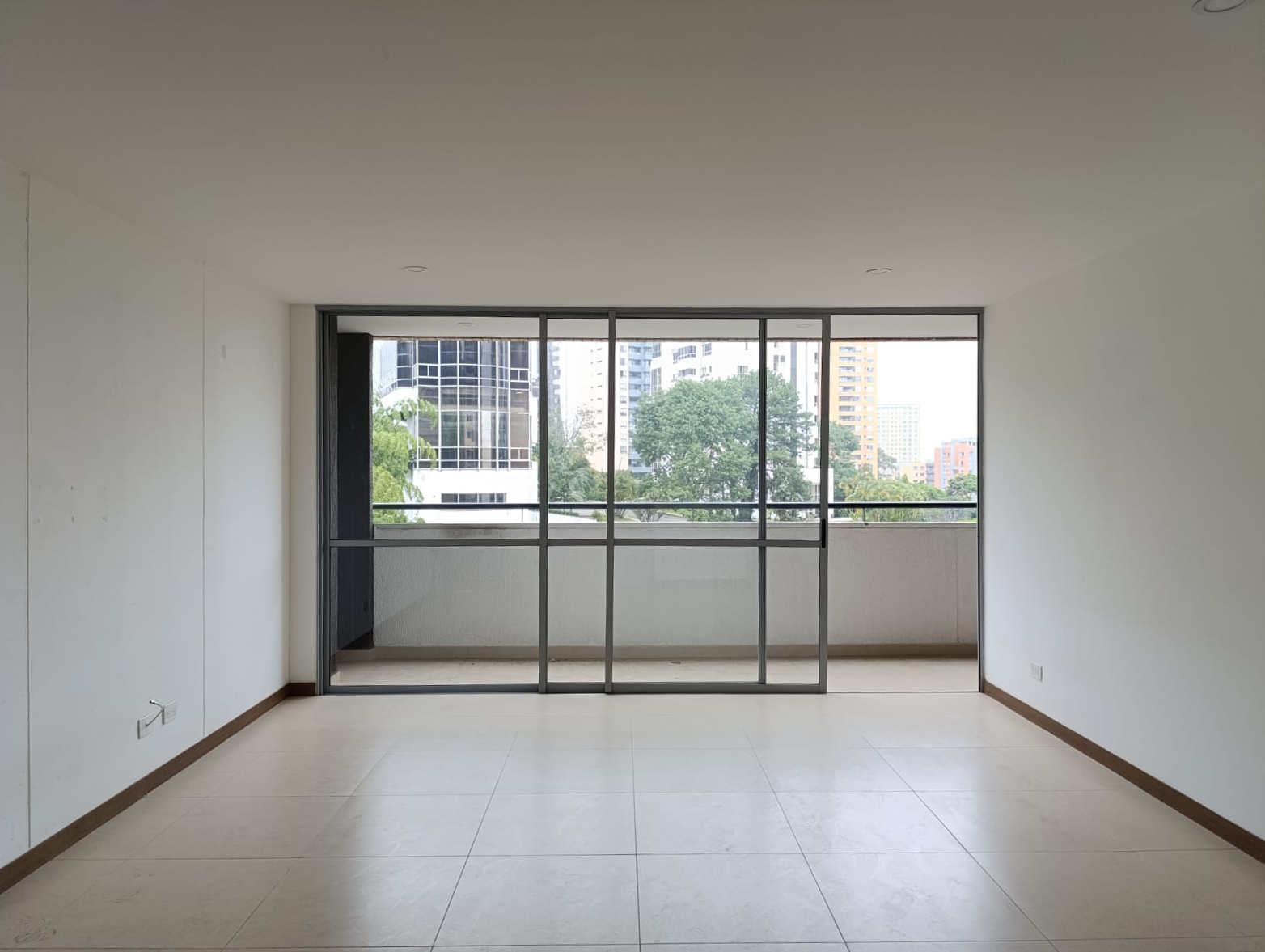 Apartamento en arriendo en El Poblado, Medellín · foto 2 de 19