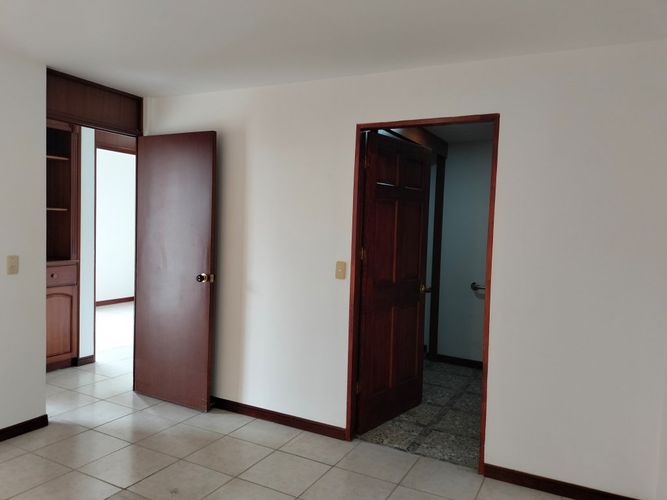 Apartamento en venta en El Poblado, Medellín · foto 11 de 19
