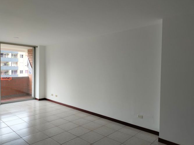 Apartamento en venta en El Poblado, Medellín · foto 2 de 19