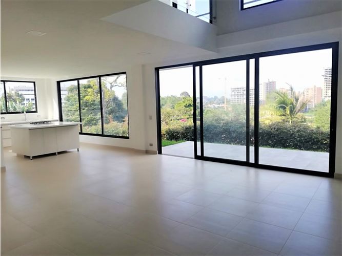 Casa de 4 alcobas en venta en San Antonio De Pereira, Rionegro, 380 m² · foto 4 de 13