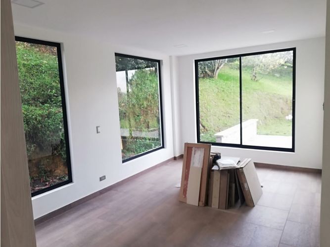 Casa de 4 alcobas en venta en San Antonio De Pereira, Rionegro, 380 m² · foto 7 de 13