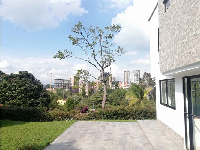 Casa de 4 alcobas en venta en San Antonio De Pereira, Rionegro, 380 m² · foto 8 de 13