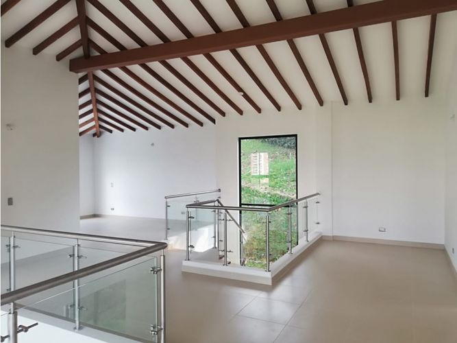 Casa de 4 alcobas en venta en San Antonio De Pereira, Rionegro, 380 m² · foto 10 de 13
