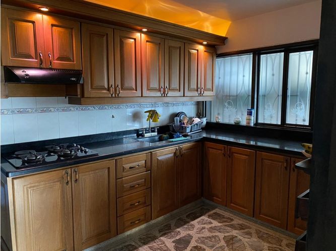 Casa de 6 alcobas en venta en La Brizuela, Guarne, 400 m² · foto 4 de 5