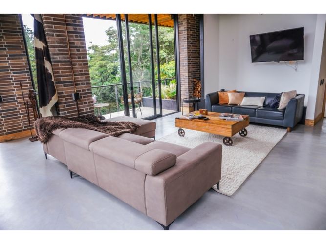 Finca en venta en Lomitas, La Ceja, 270 m² · foto 3 de 15