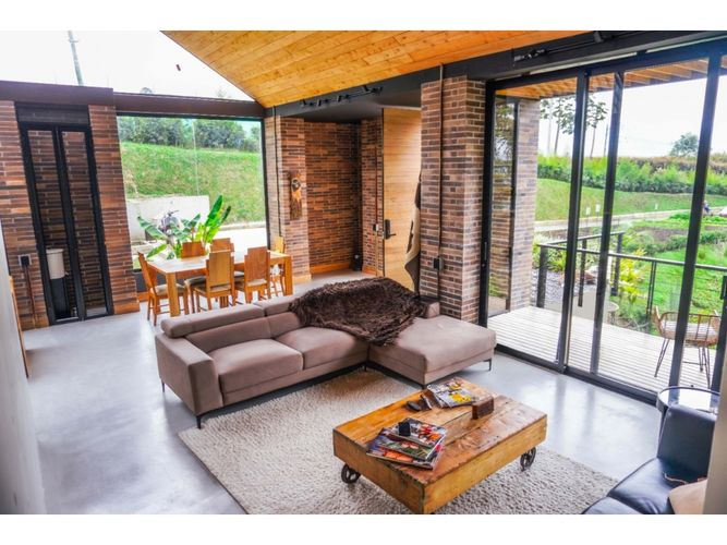 Finca en venta en Lomitas, La Ceja, 270 m² · foto 4 de 15