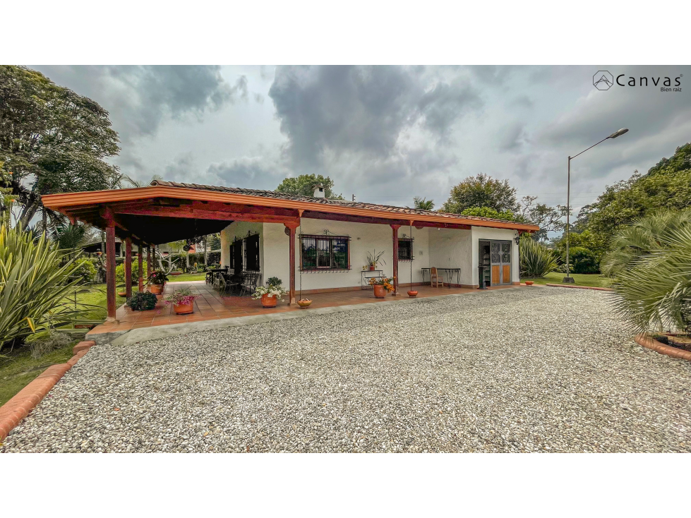 4BR Country House in San Antonio de Pereira (216 m²) for Sale