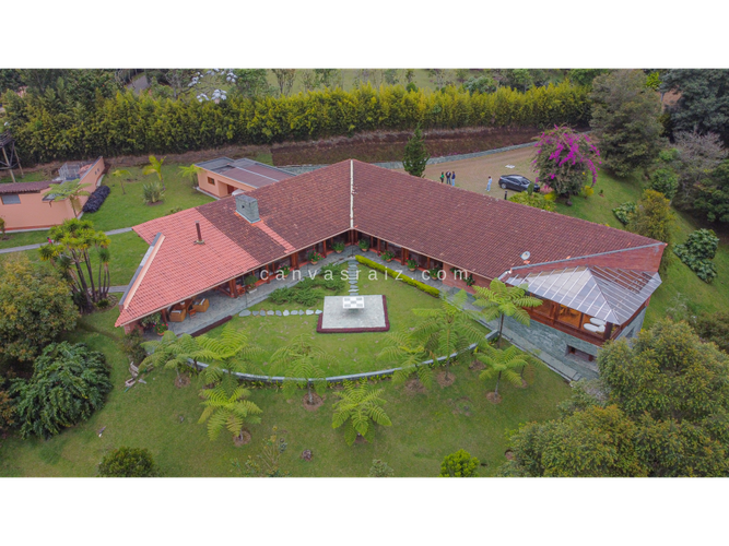 Finca en venta en Santa Elena, El Retiro, 425 m² · foto 2 de 22