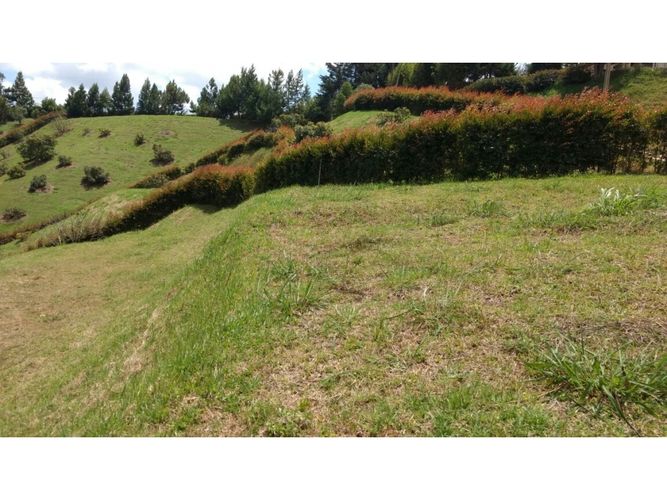 Lote en venta en El Rosal, Marinilla, 3560 m² · foto 3 de 7