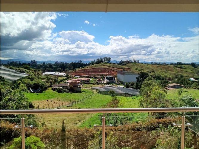 Finca en venta en Camargo, El Carmen de Viboral, 248 m² · foto 5 de 9