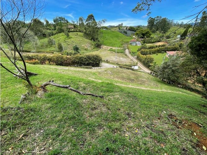 Lote en venta en Quirama, El Carmen de Viboral, 2972 m² · foto 5 de 5