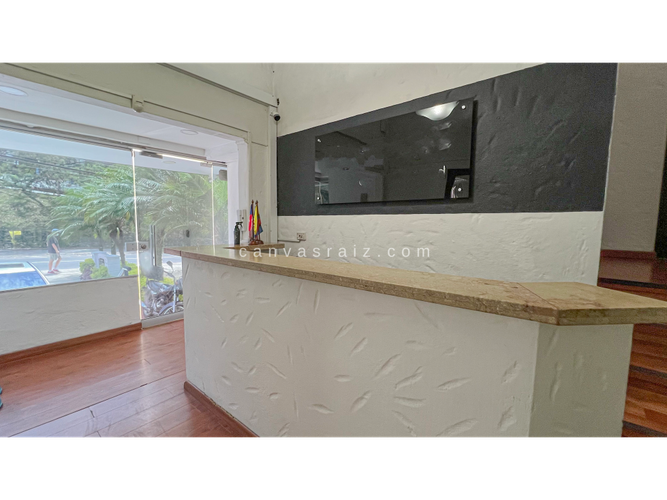 Casa en venta en Las Lomas, Medellín, 420 m² · foto 2 de 9