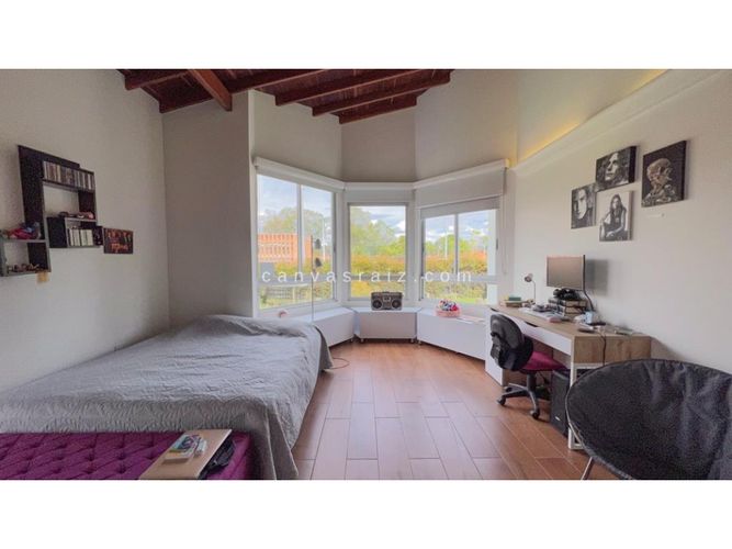 Casa de 5 alcobas en venta en Gualanday, Rionegro, 354 m² · foto 9 de 11