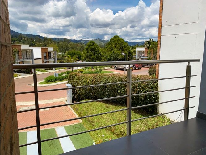 Casa de 3 alcobas en venta en El Retiro, 175 m² · foto 2 de 11