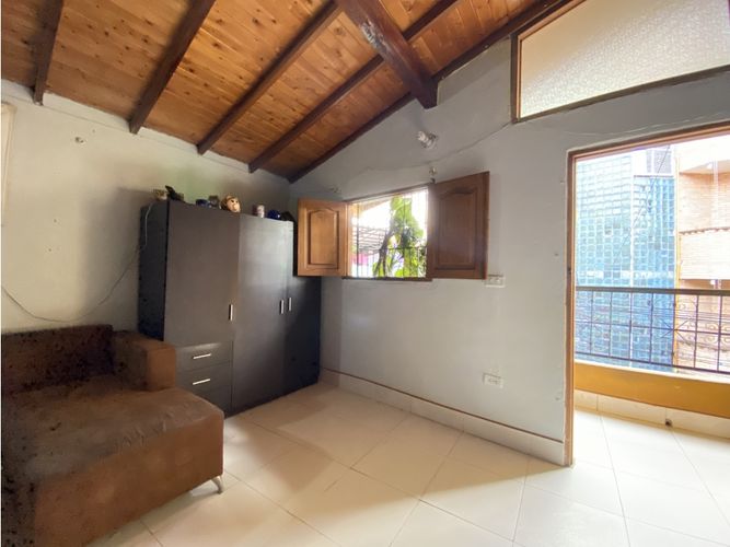 Casa de 5 alcobas en venta en Centro, Rionegro, 240 m² · foto 3 de 8
