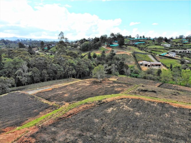 Lote en venta en So�Adora, El Carmen de Viboral, 2000 m² · foto 3 de 4