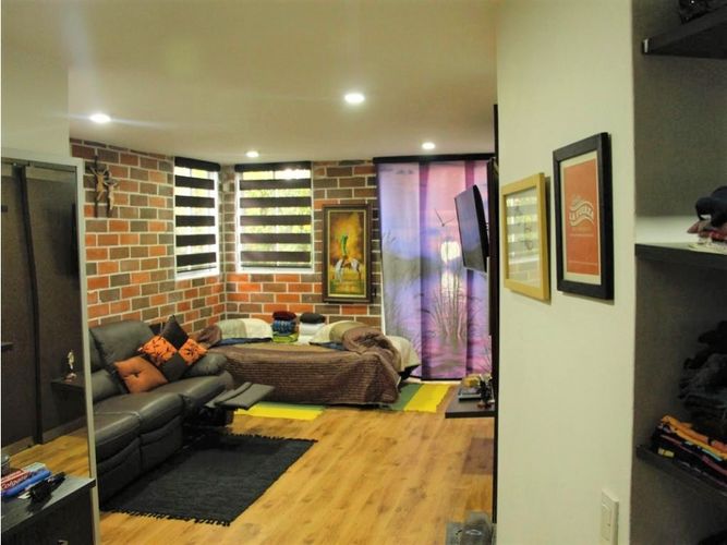 Casa de 3 alcobas en venta en Lomitas, La Ceja, 240 m² · foto 4 de 8