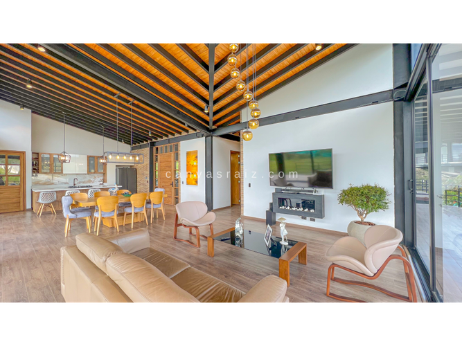 Casa de 3 alcobas en venta en Pantanillo, El Retiro, 240 m² · foto 2 de 12