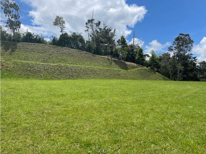 Lote en venta en Las Palmas, Envigado, 3648 m² · foto 3 de 6