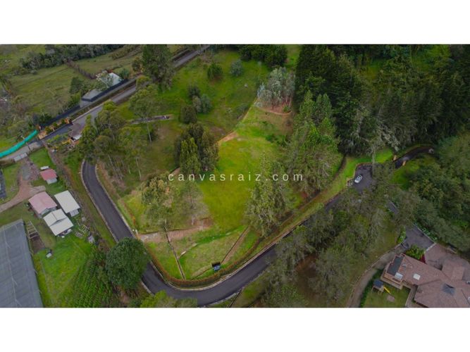 Lote en venta en Escobero, Envigado, 4277 m² · foto 2 de 5